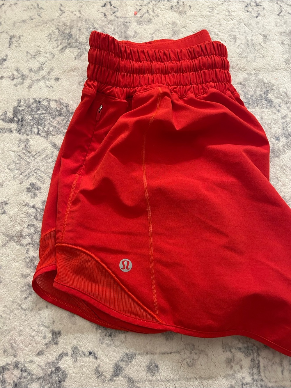 Lululemon Red Hotty Hot Shorts HR 4” size 4 - Picture 2 of 4